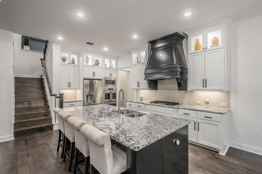 4688 Man O'War Road Carrollton, TX 75010 - Photo 13 of 40