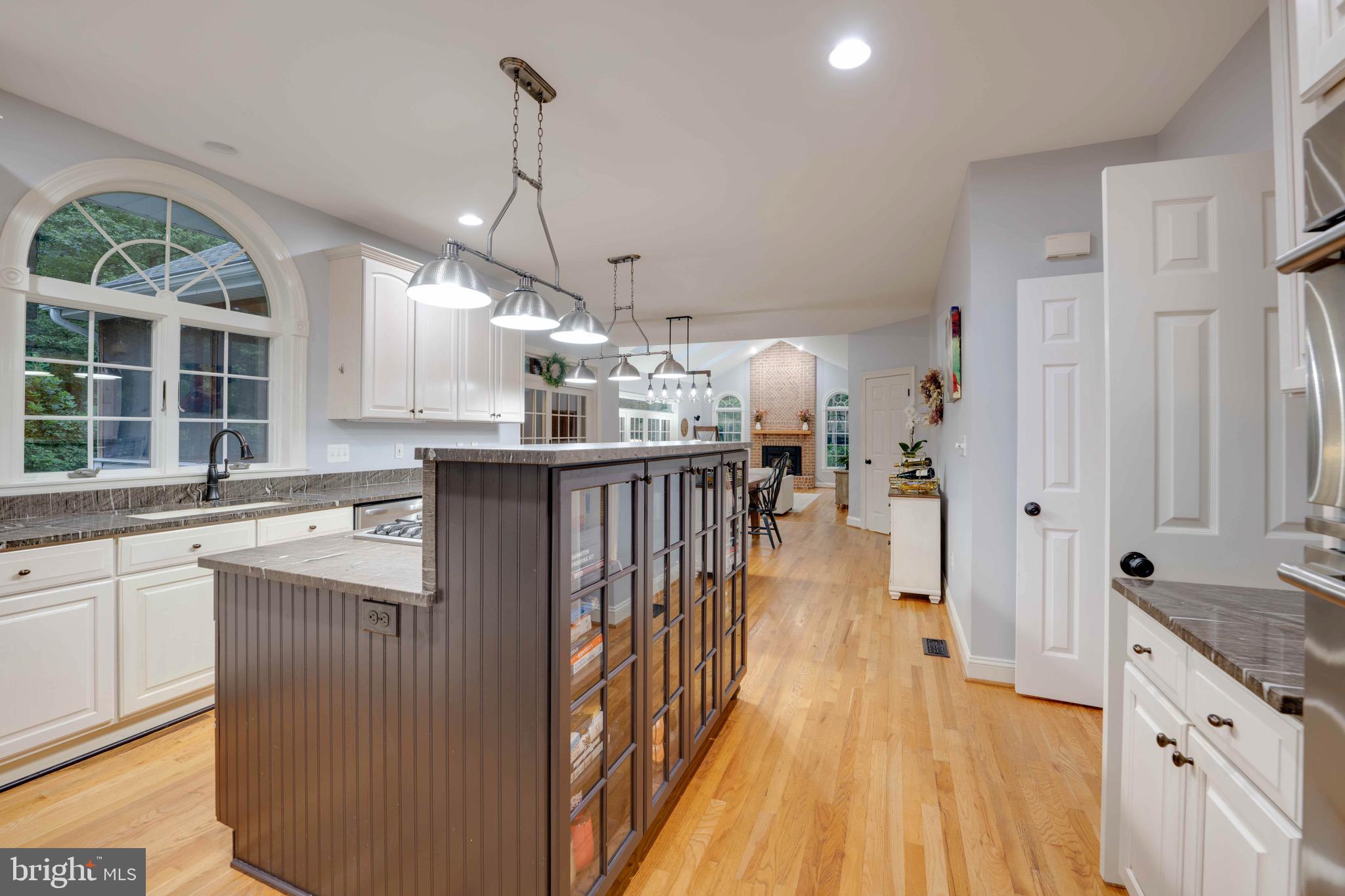 14420 Katie Road Phoenix, MD 21131 - Photo 4 of 41