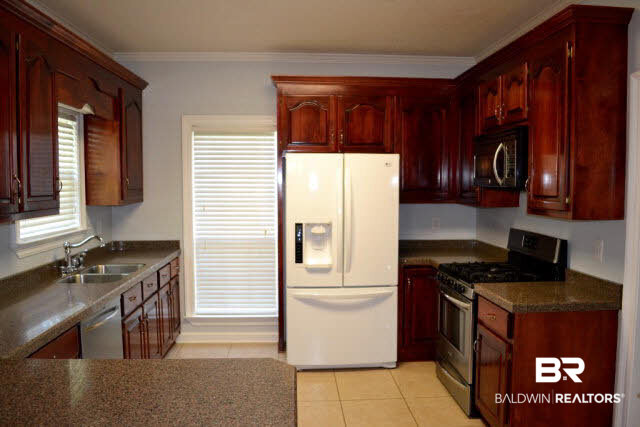 10373 Hunters Ridge Drive Mobile, AL 36695 - Photo 6 of 25 large kitchen