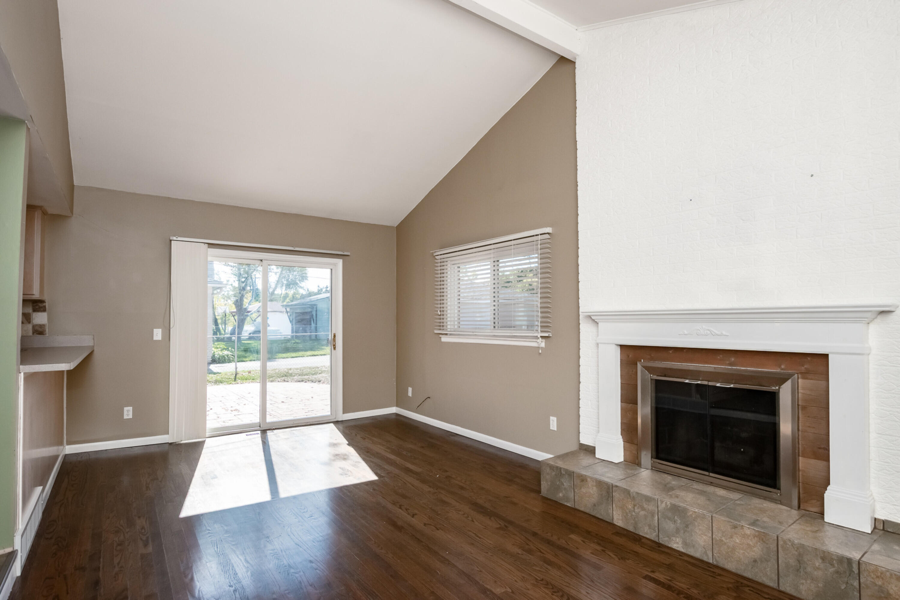 2021 Castleton Drive Troy, MI 48083 - Photo 18 of 41 new_20251010_14julia_