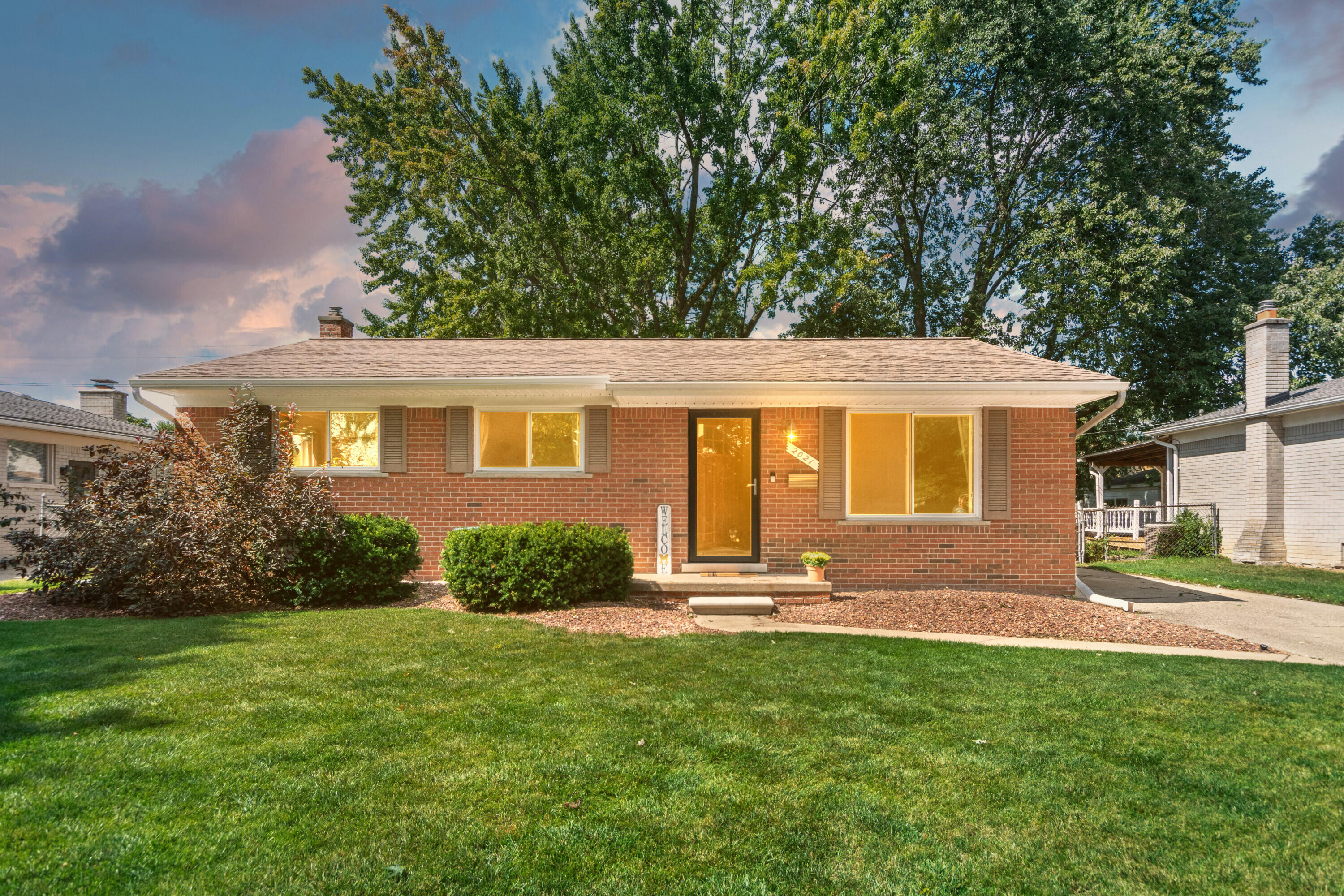 2021 Castleton Drive Troy, MI 48083 - Photo 2 of 41 001_3