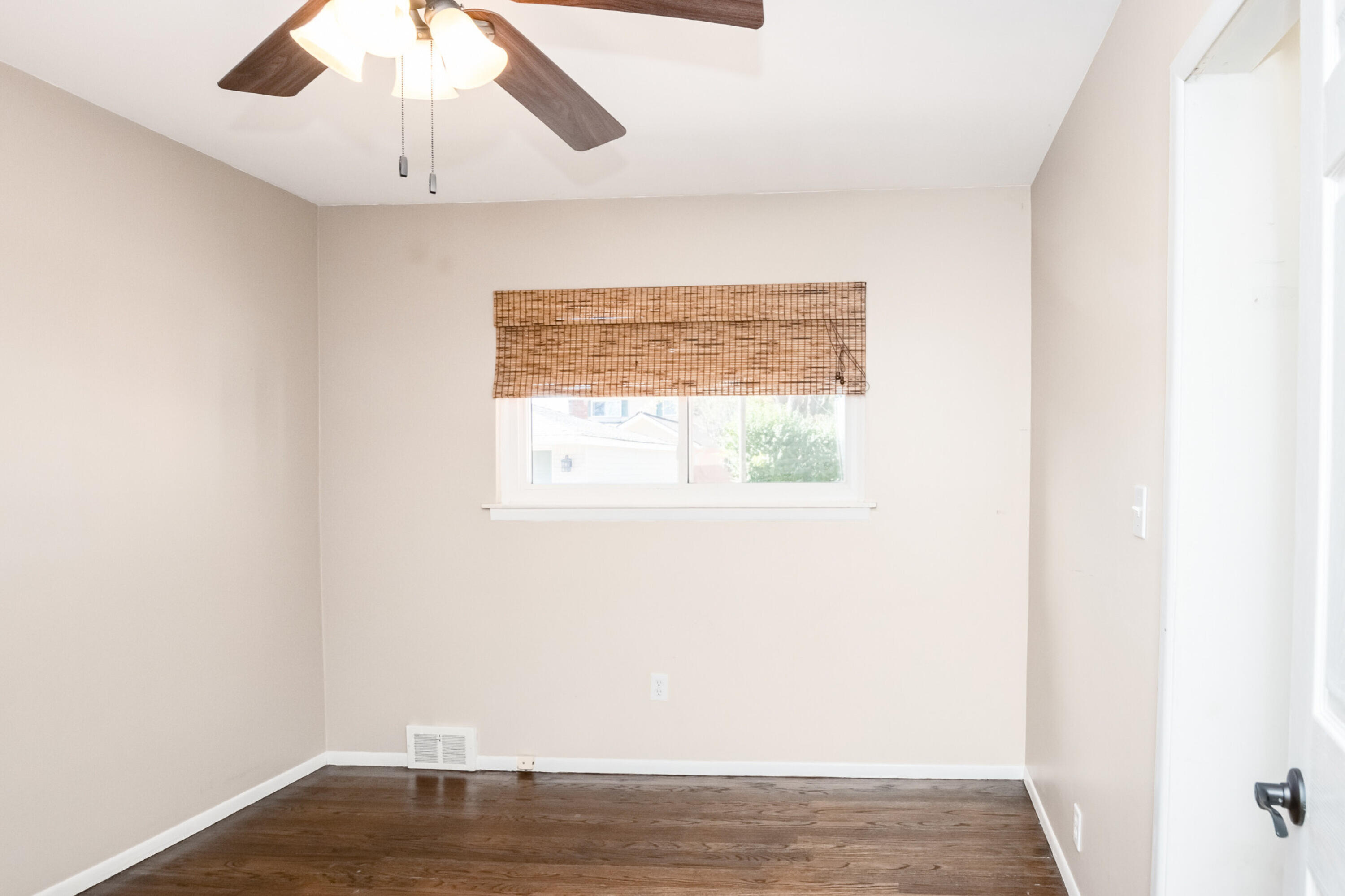 2021 Castleton Drive Troy, MI 48083 - Photo 24 of 41 new_20251010_26julia_