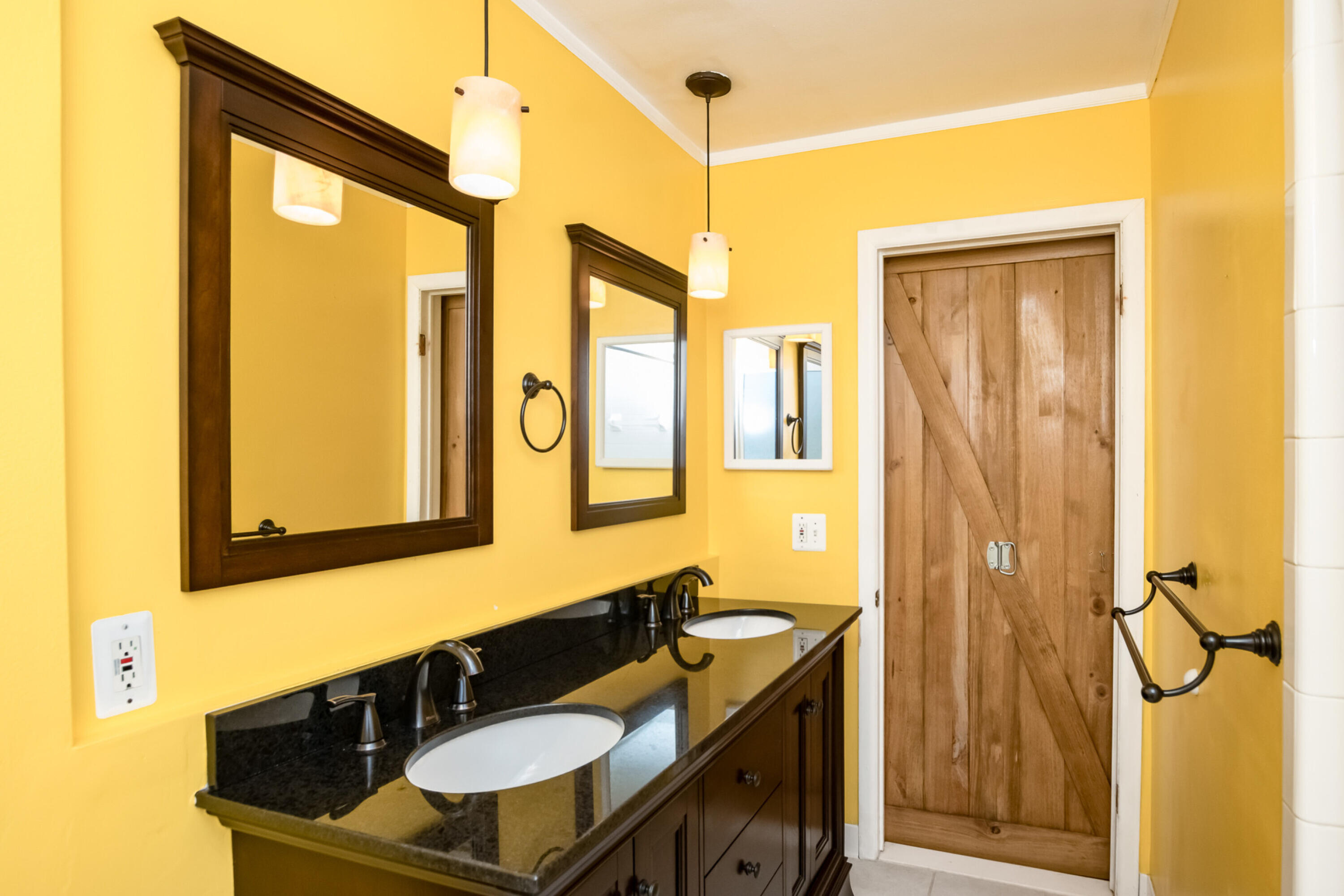 2021 Castleton Drive Troy, MI 48083 - Photo 28 of 41 new_20251010_22julia_