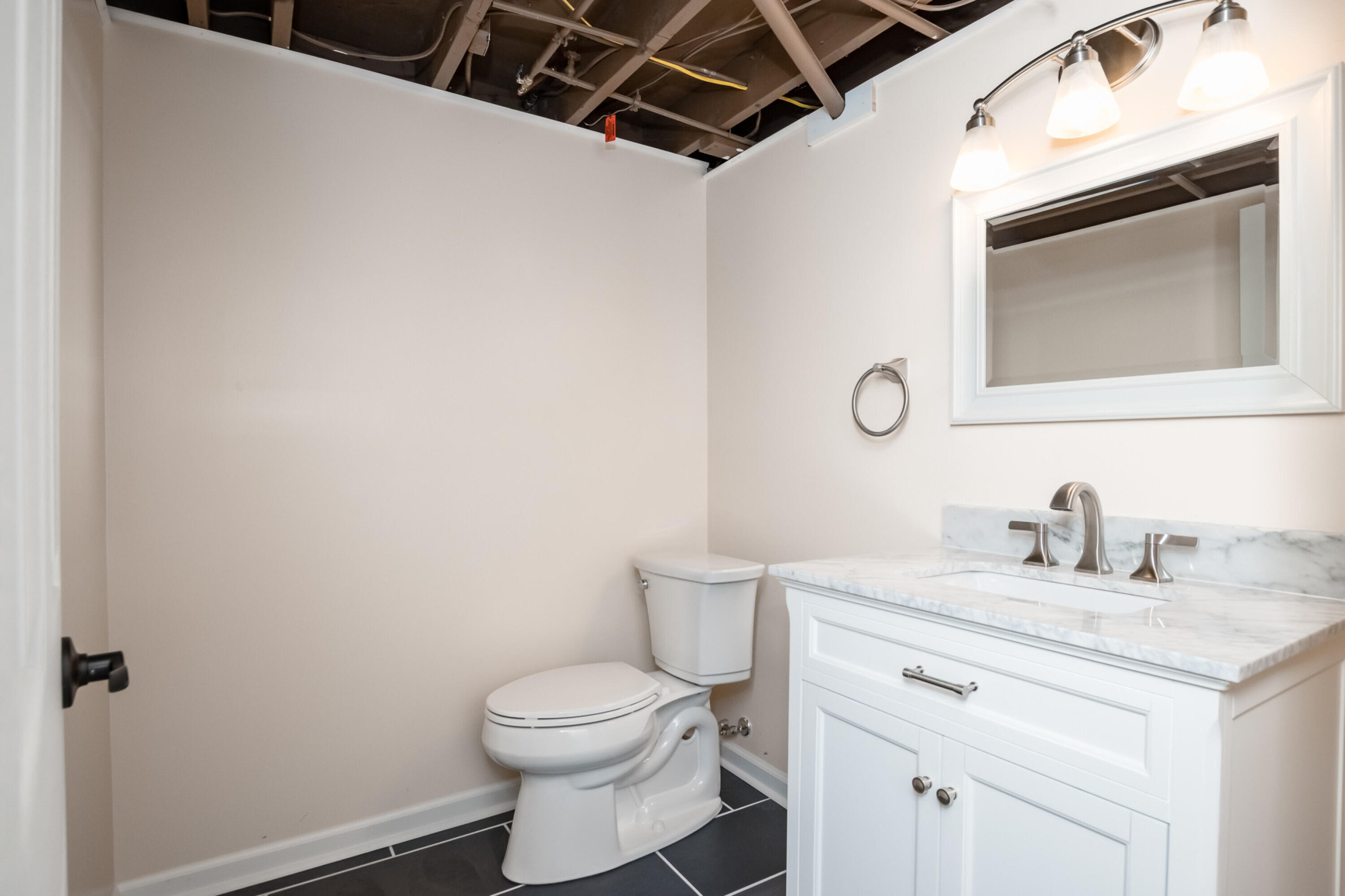 2021 Castleton Drive Troy, MI 48083 - Photo 32 of 41 new_20251010_33julia_