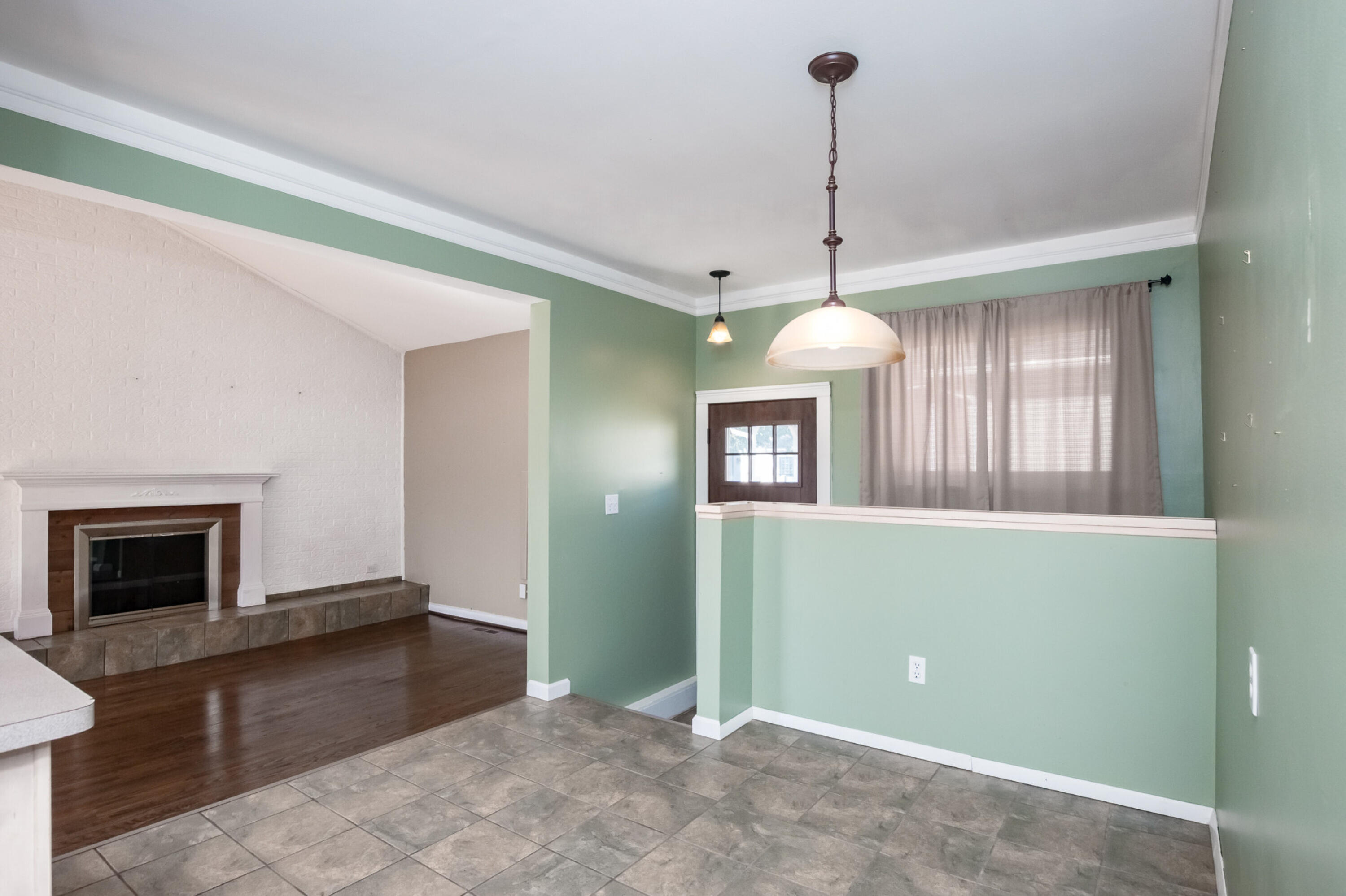 2021 Castleton Drive Troy, MI 48083 - Photo 9 of 41 new_20251010_04julia_