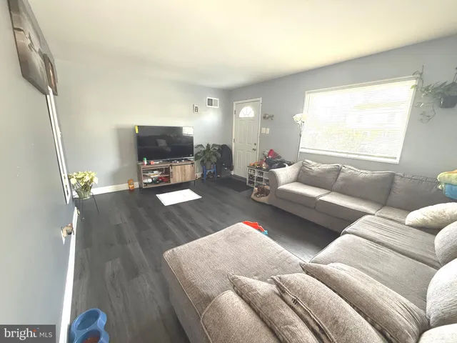 $399,999 | 115 Martin Drive, Manassas Park, VA 20111