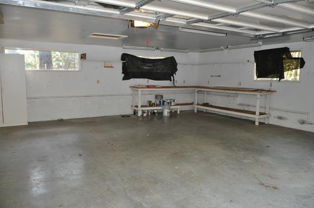 4417 Fish Hatchery Road Grants Pass, OR 97527 - Photo 16 of 16 large garage