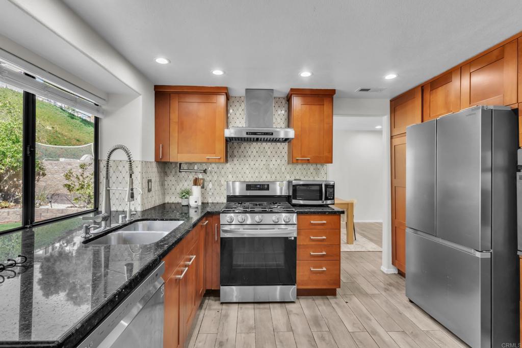 1068 Fairhill Terrace Spring Valley, CA 91977 - Photo 8 of 54