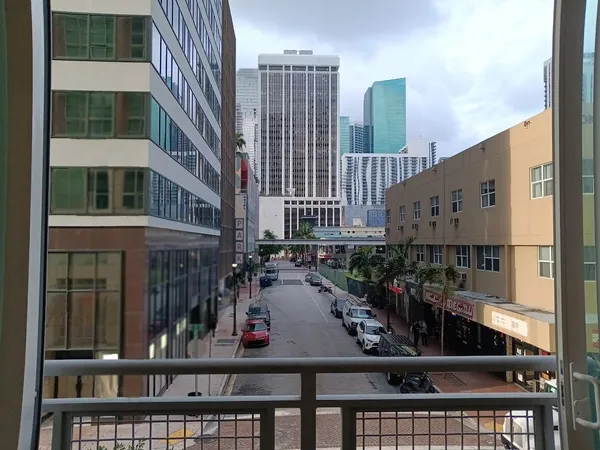 $2,250 | 253 Northeast 2nd Street, Unit 221, Miami, FL 33132