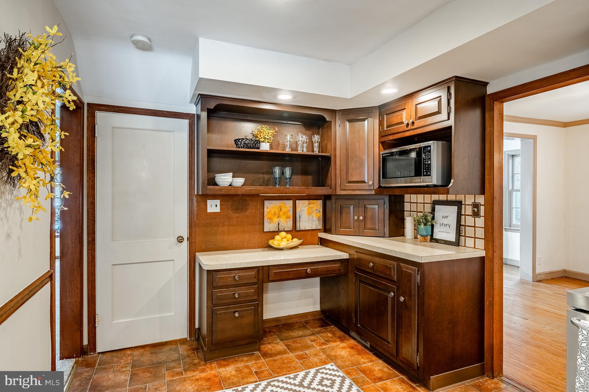 303 Greenhill Road Willow Grove, PA 19090 - Photo 5 of 36