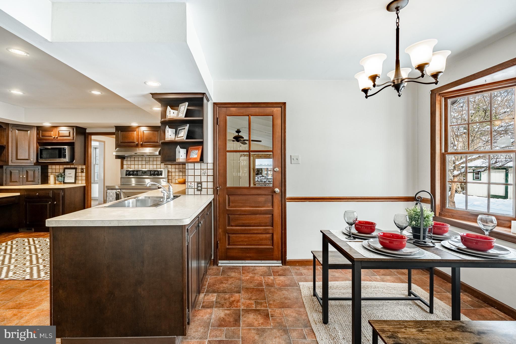 303 Greenhill Road Willow Grove, PA 19090 - Photo 9 of 36