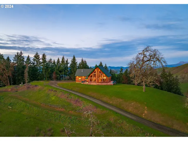 $1,999,000 | 10181 North Umpqua Highway, Roseburg, OR 97470