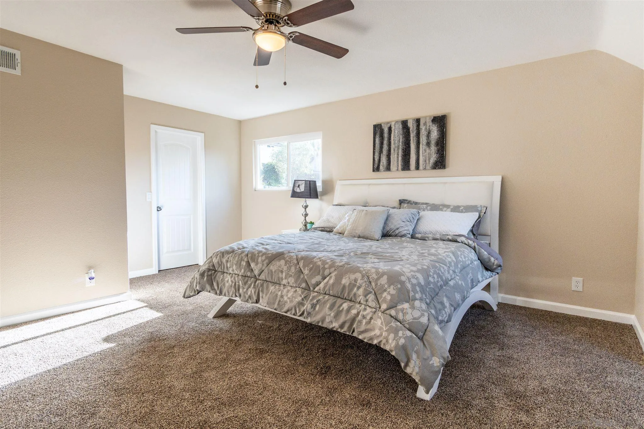 10040 Fieldcrest Street Spring Valley, CA 91977 - Photo 18 of 33 Gallery Image 18
