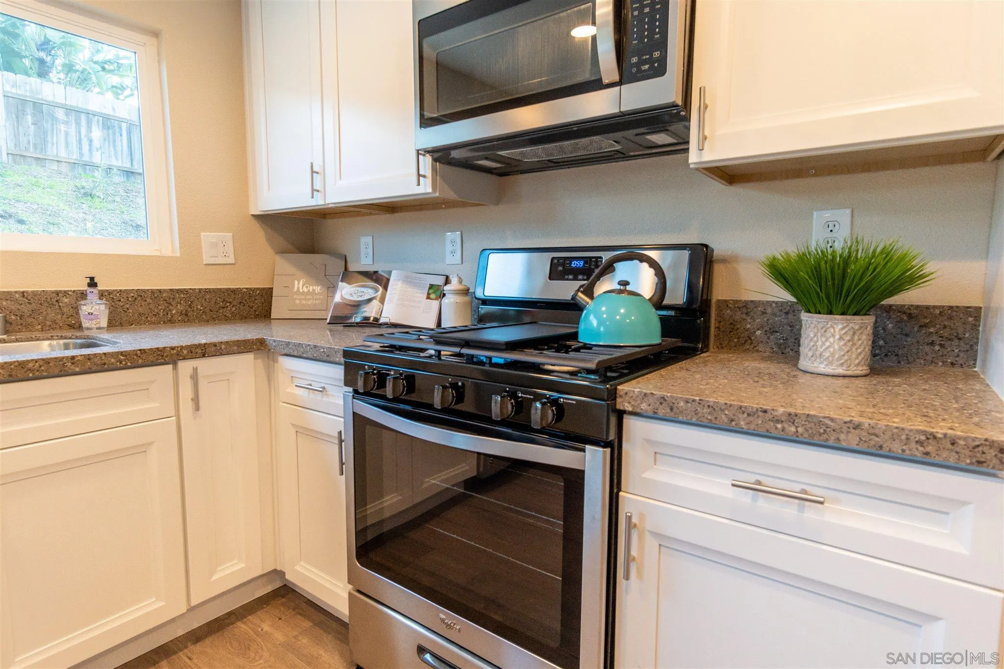 10040 Fieldcrest Street Spring Valley, CA 91977 - Photo 8 of 33 Gallery Image 8