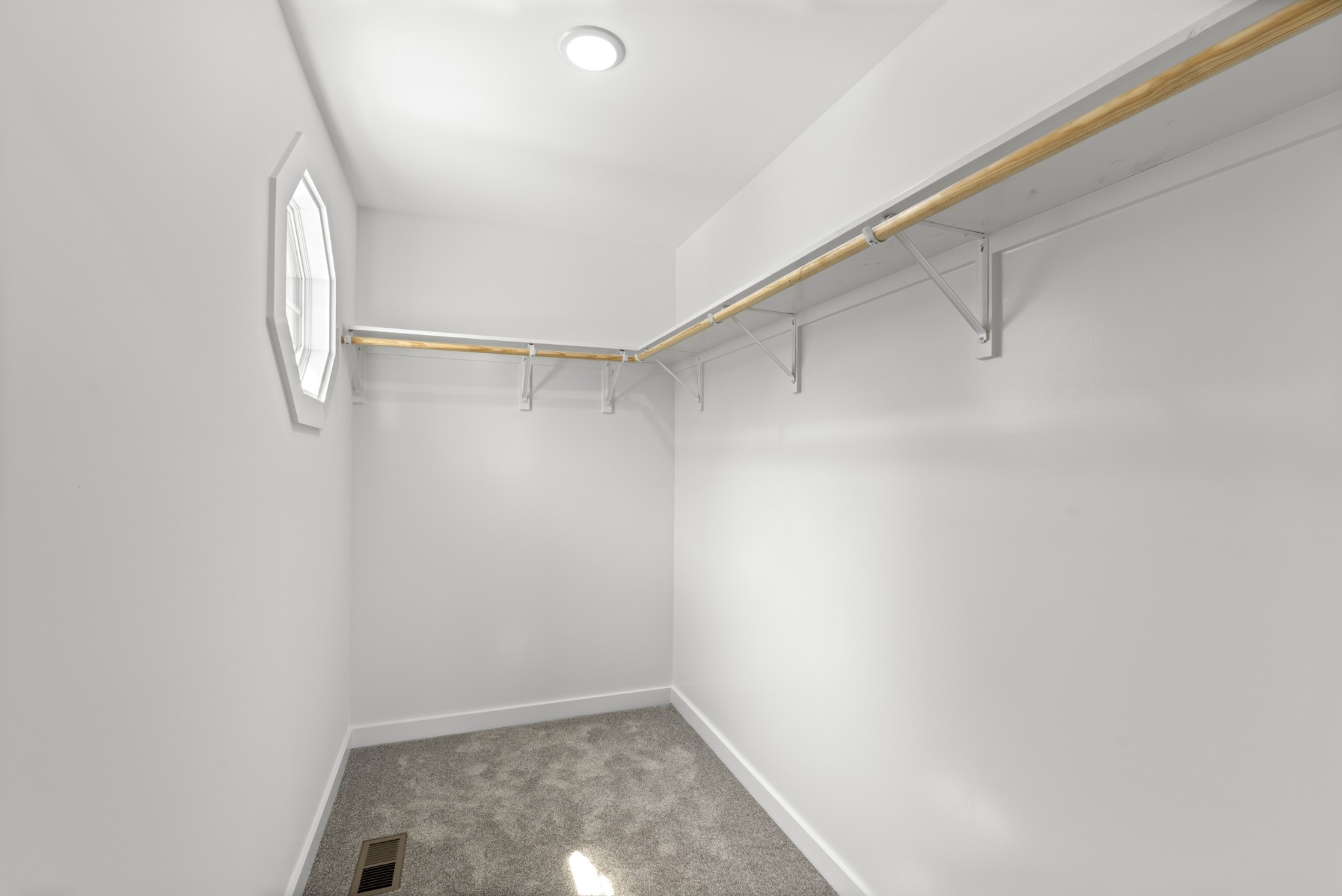 2210 Garners Creek Road Dickson, TN 37055 - Photo 22 of 67 a view of small space