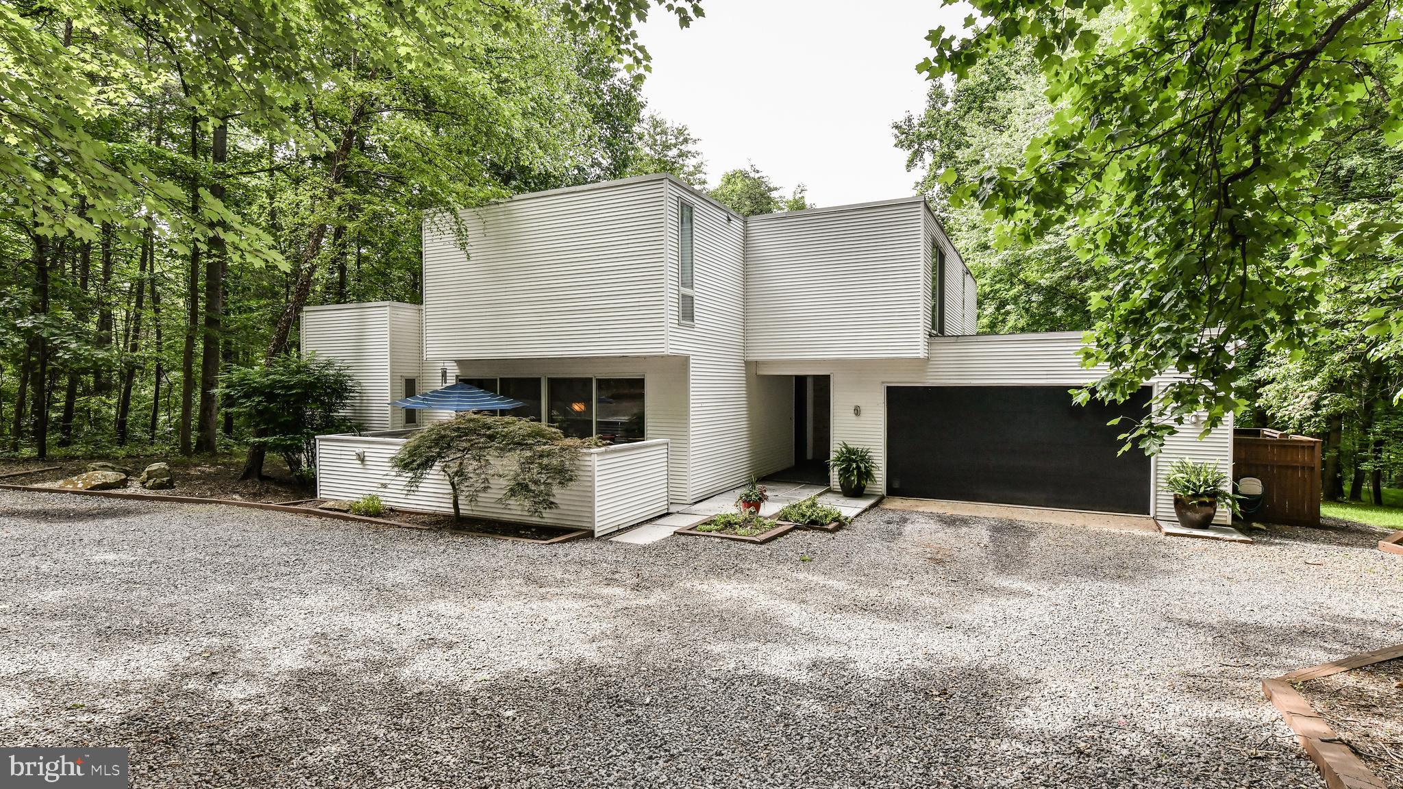 39470 Mt Gilead Road Leesburg, VA 20175 - Photo 1 of 17 Front View of amazing contemporary