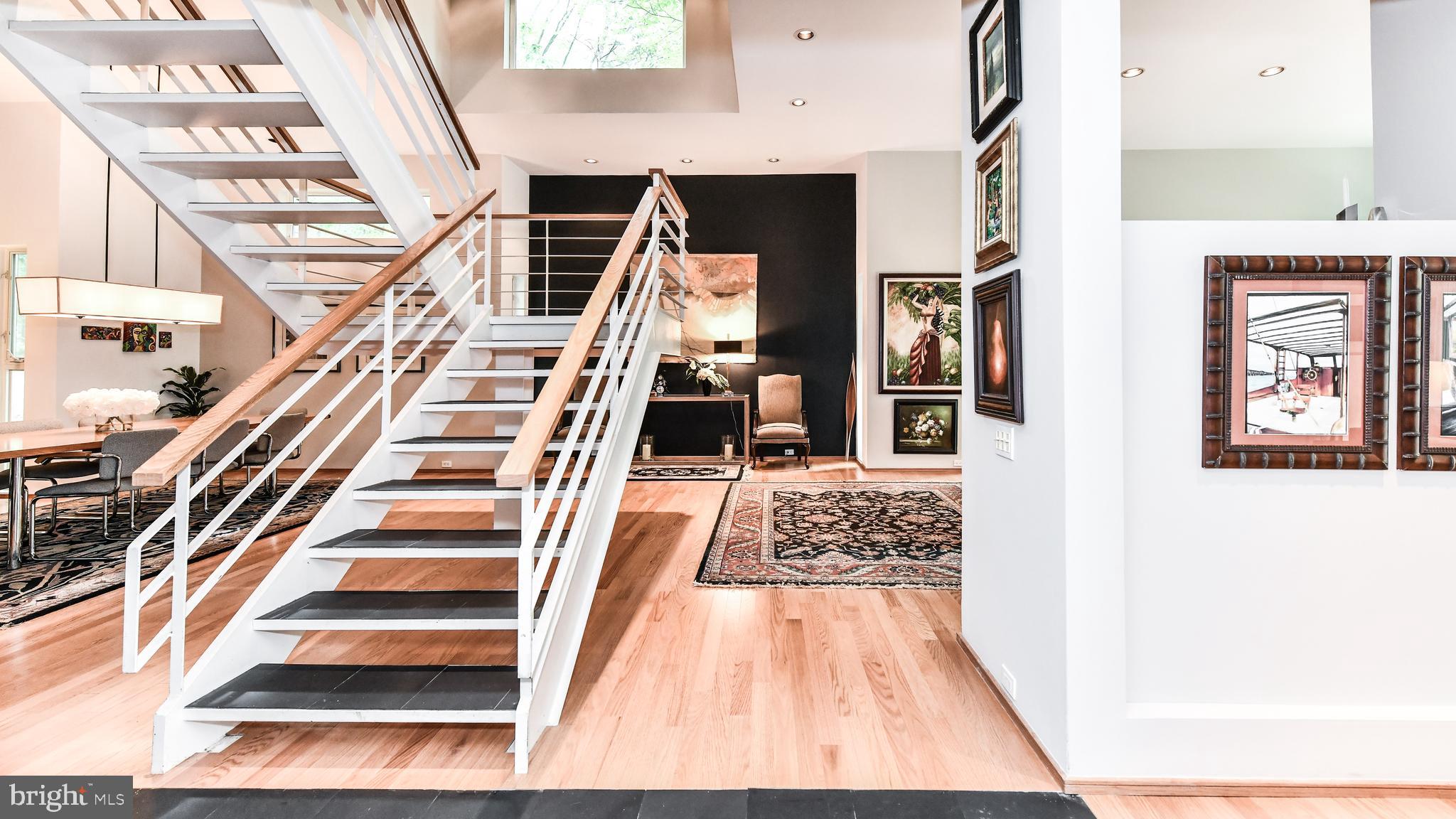 39470 Mt Gilead Road Leesburg, VA 20175 - Photo 2 of 17 Custom staircase