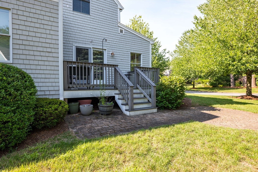 14 Hathaway Pond Circle, Unit 14 Rochester, MA 02770 - Photo 24 of 41