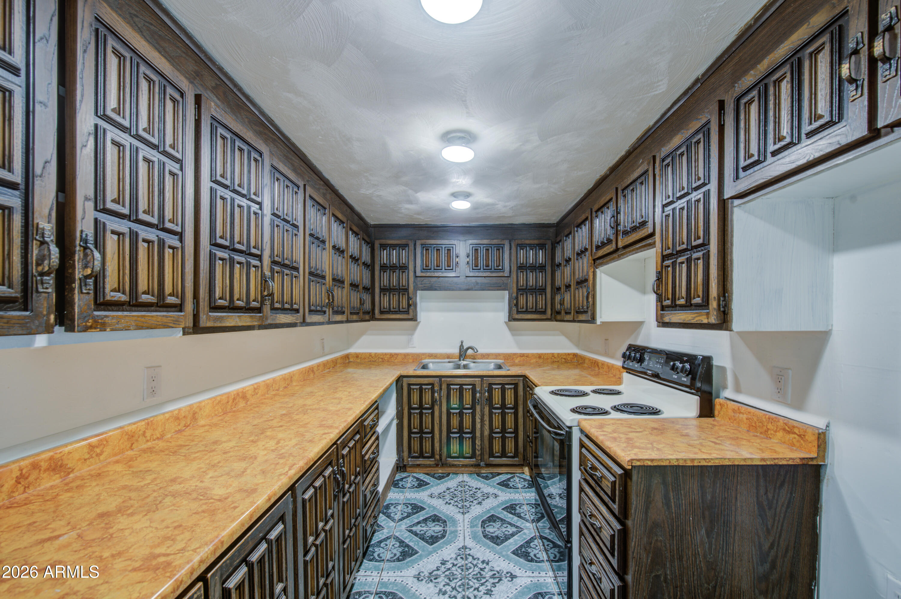 3204 West Monte Vista Road Phoenix, AZ 85009 - Photo 15 of 42 Kitchen 1