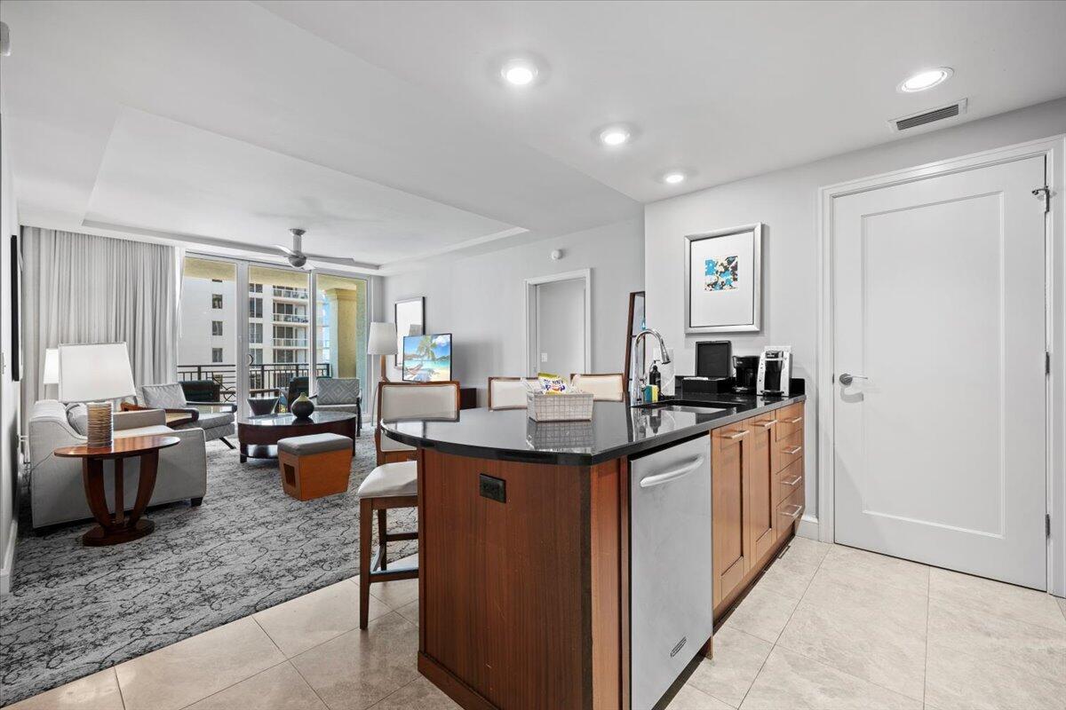 3800 North Ocean Drive, Unit 710 Singer Island, FL 33404 - Photo 7 of 32 710 kit