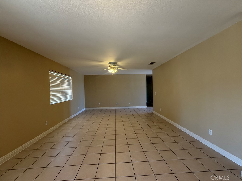 22265 Thunderbird Road Apple Valley, CA 92307 - Photo 4 of 17