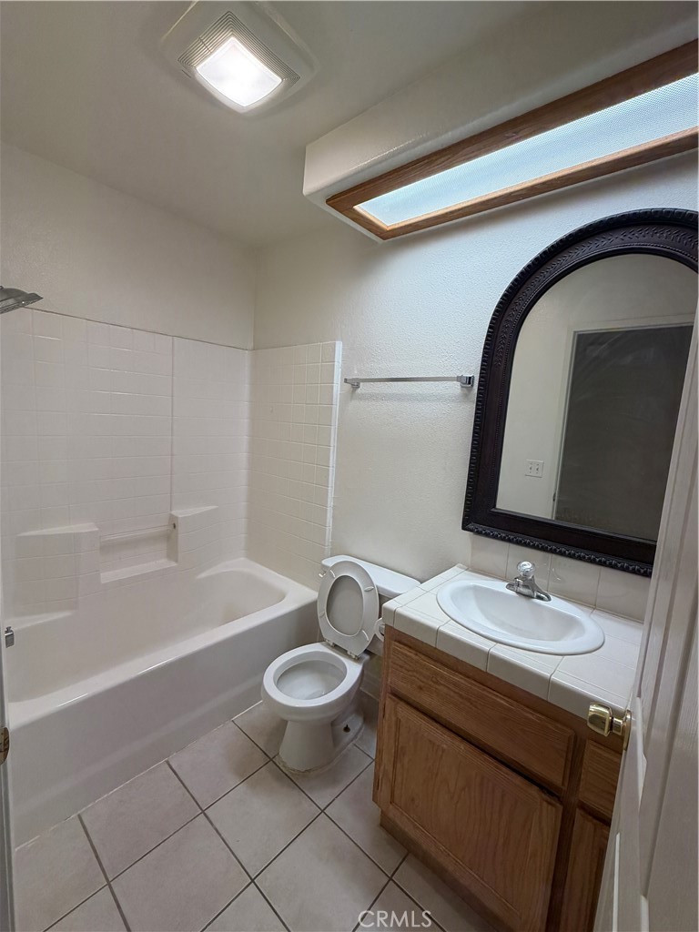 22265 Thunderbird Road Apple Valley, CA 92307 - Photo 7 of 17