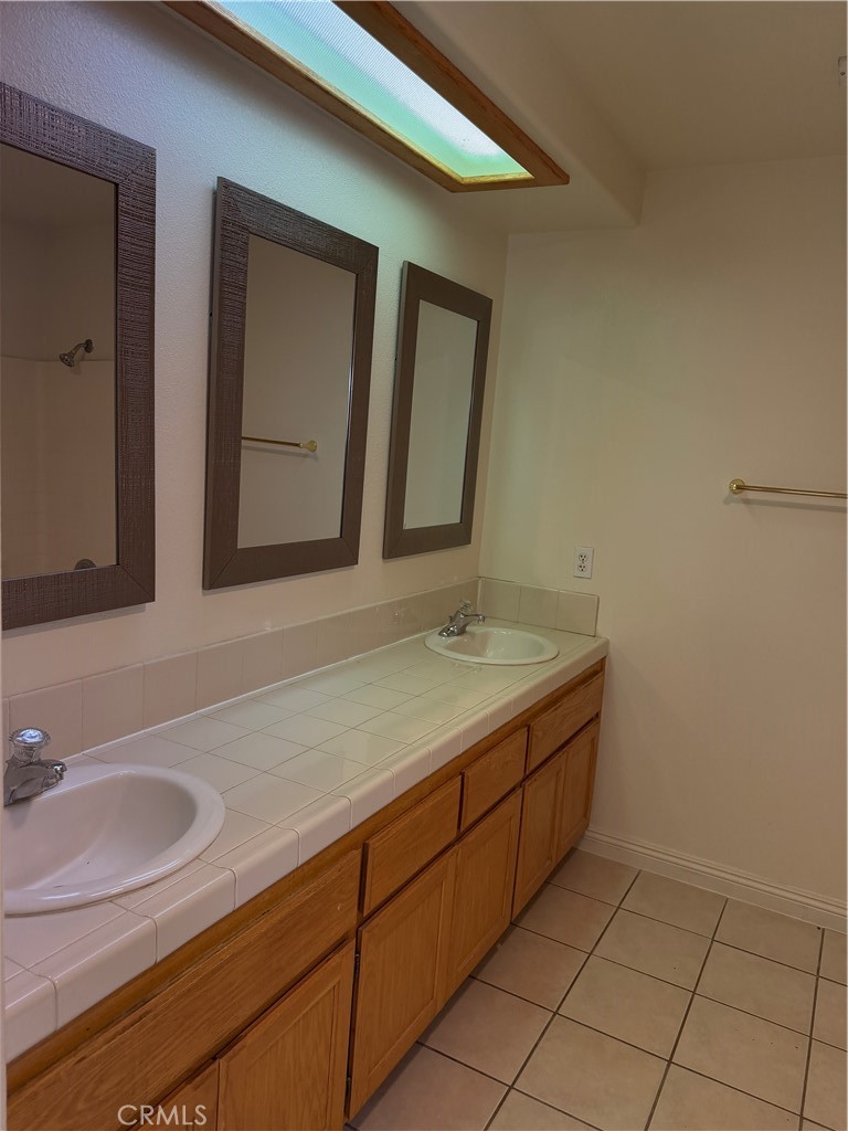 22265 Thunderbird Road Apple Valley, CA 92307 - Photo 10 of 17