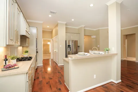 $699,000 | 26 Dove Trace Circle, The Woodlands, TX 77382