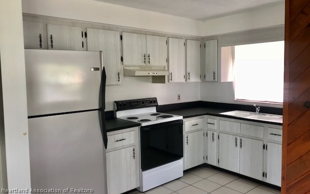 2321 Gardenview Road Sebring, FL 33870 - Photo 5 of 24 Gallery Image 5
