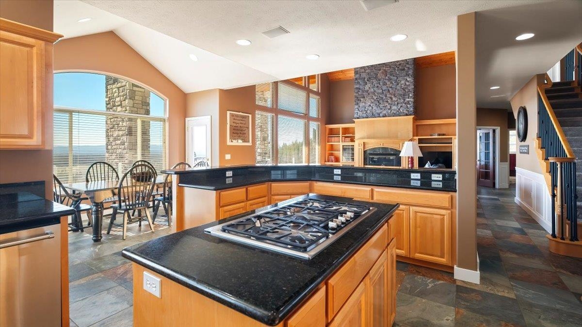 16815 North Greenbluff Road Colbert, WA 99005 - Photo 11 of 50