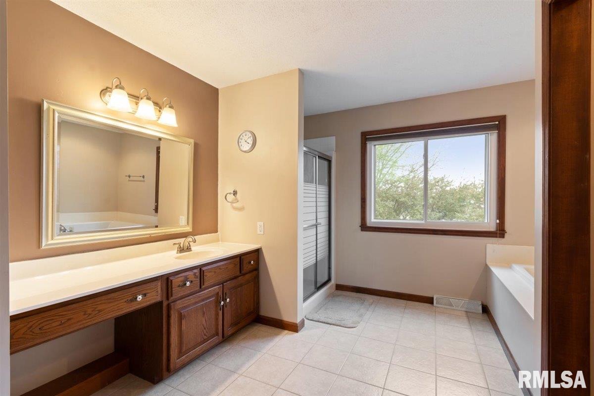 6301 Kate Court Springfield, IL 62712 - Photo 23 of 41