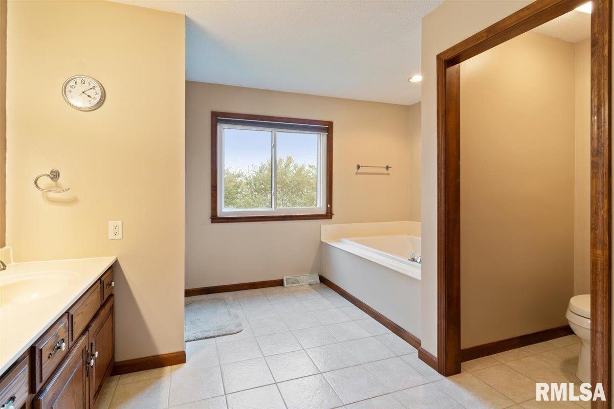 6301 Kate Court Springfield, IL 62712 - Photo 24 of 41