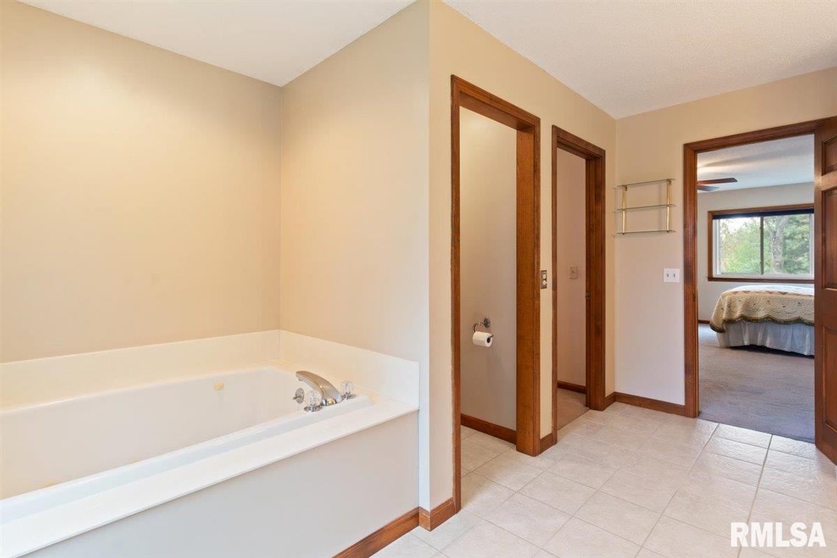 6301 Kate Court Springfield, IL 62712 - Photo 26 of 41