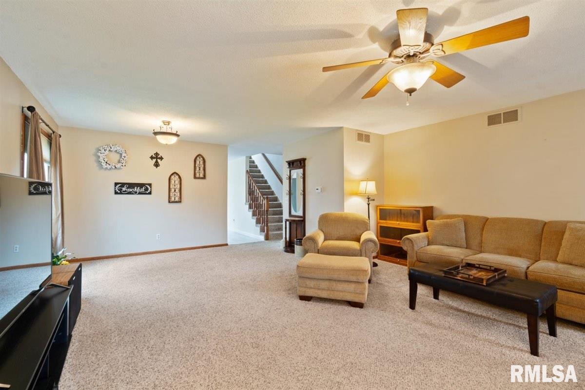 6301 Kate Court Springfield, IL 62712 - Photo 8 of 41