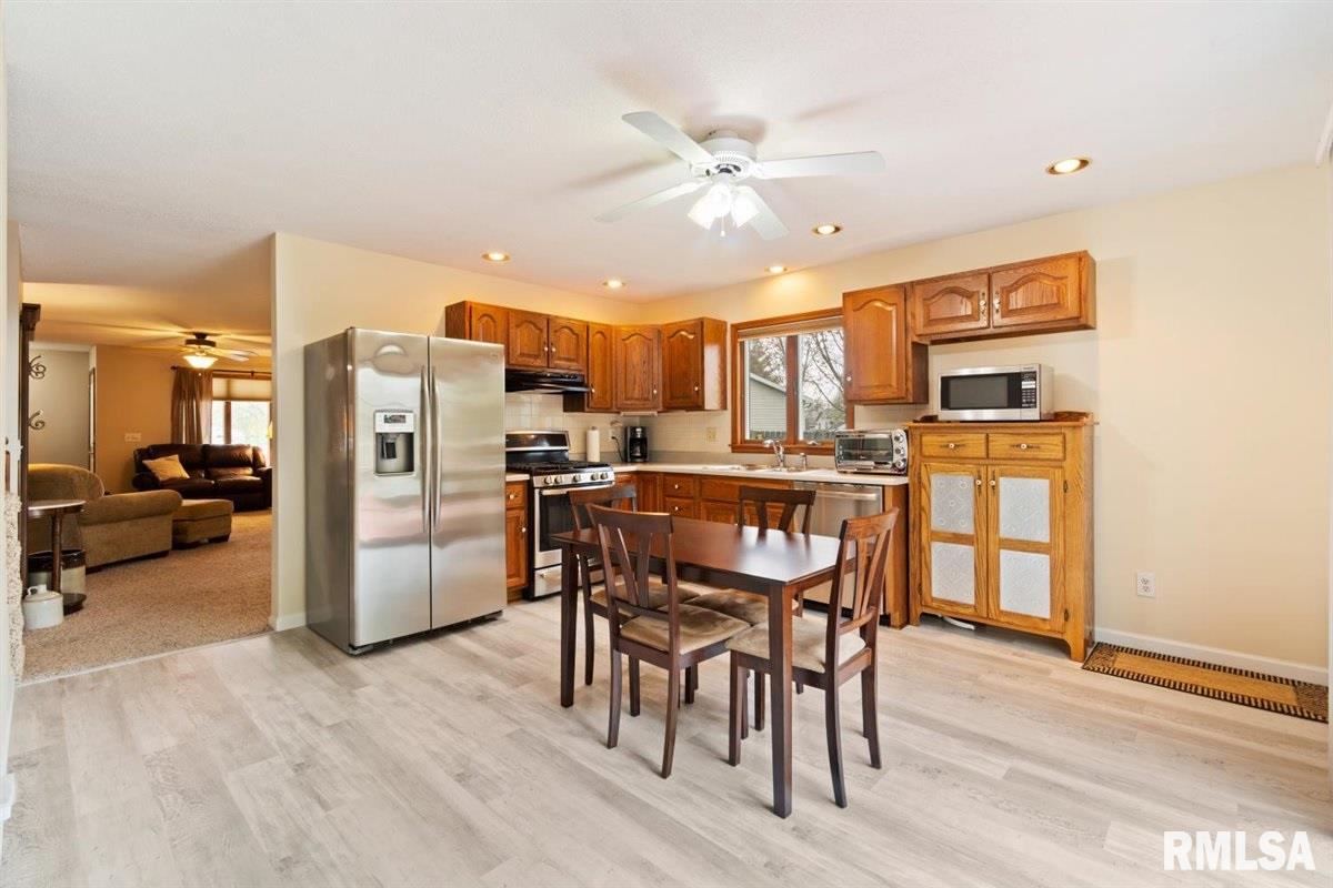 6301 Kate Court Springfield, IL 62712 - Photo 10 of 41