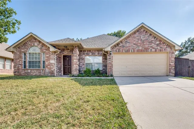 $365,000 | 2606 Whetstone Drive, Corinth, TX 76210