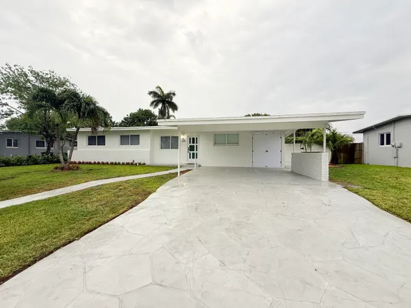 $3,500 | 345 Pinehurst Road, Palm Springs, FL 33461