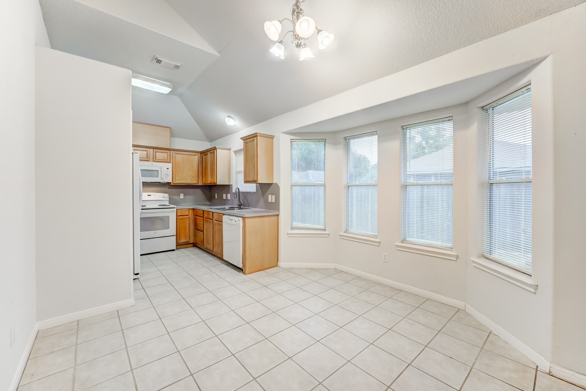1140 Thomas Drive Angleton, TX 77515 - Photo 14 of 31
