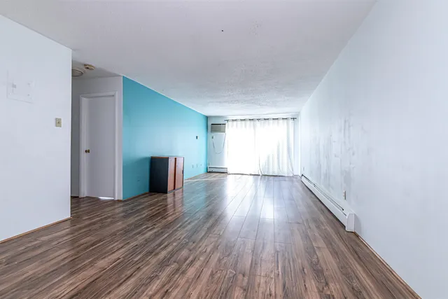 $216,800 | 4 Pembroke Drive, Unit 22, Derry, NH 03038