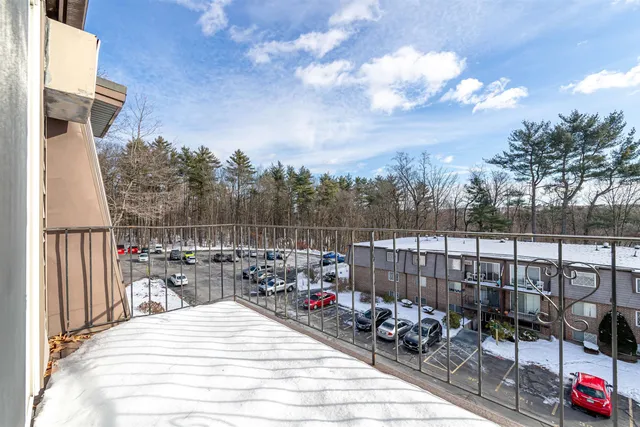 $216,800 | 4 Pembroke Drive, Unit 22, Derry, NH 03038