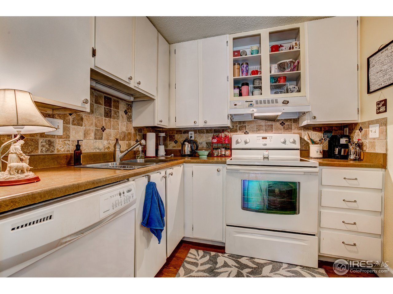 925 Columbia Road, Unit 113 Fort Collins, CO 80525 - Photo 9 of 20 Kitchen