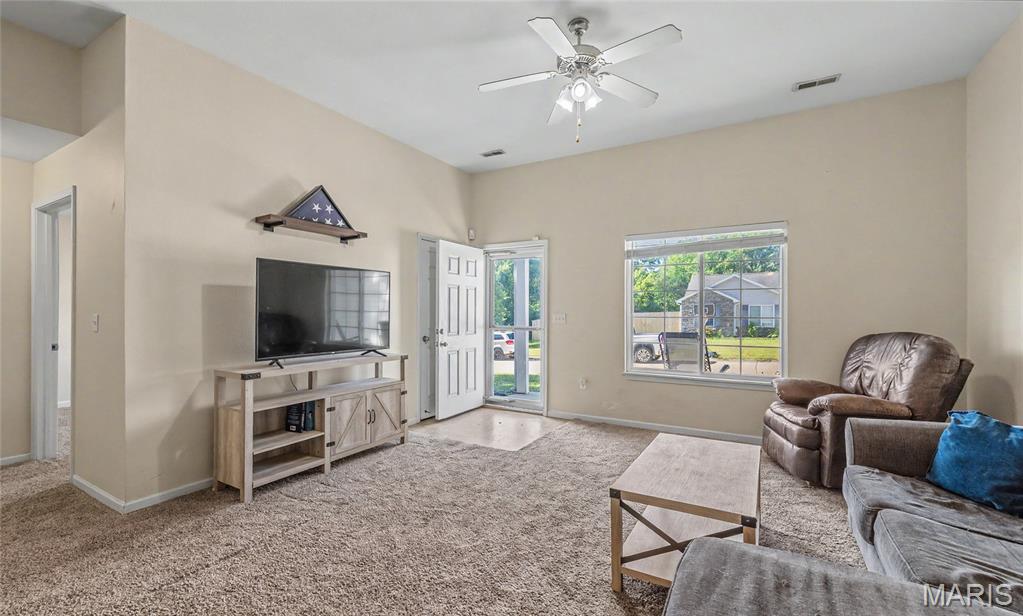 24248 Tanglewood Road St. Robert, MO 65584 - Photo 4 of 35
