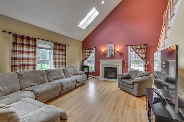 31 Village Road Pepperell, MA 01463 - Photo 11 of 23 Gallery Image 11