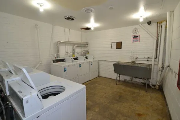 $1,295 | 1040 West Hollywood Avenue, Unit 217, Chicago, IL 60660
