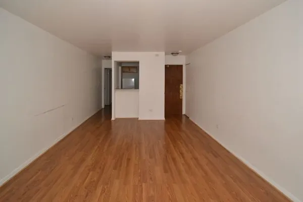 $1,295 | 1040 West Hollywood Avenue, Unit 217, Chicago, IL 60660