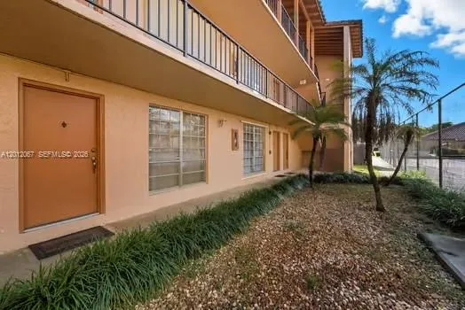 $1,900 | 7151 Miami Lakes Drive, Unit P22, Miami Lakes, FL 33014