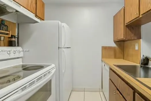 $1,900 | 7151 Miami Lakes Drive, Unit P22, Miami Lakes, FL 33014