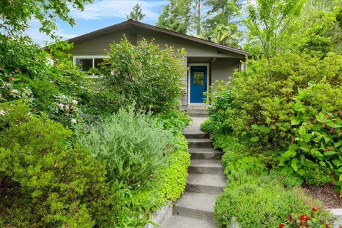 $1,375,000 | 7960 Bella Vista Drive, Sebastopol, CA 95472
