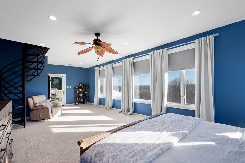 806 Harmony Road Pittsburgh, PA 15237 - Photo 21 of 48 Plenty of room for a relaxing sitting area.