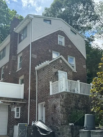 $695,000 | 262 Upper Depew Avenue, Nyack, NY 10960